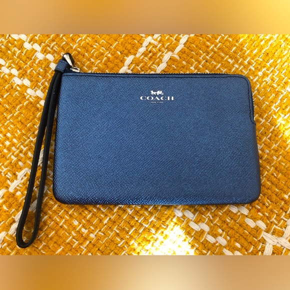 Coach Handbags - Coach Corner Wrist Ziplet